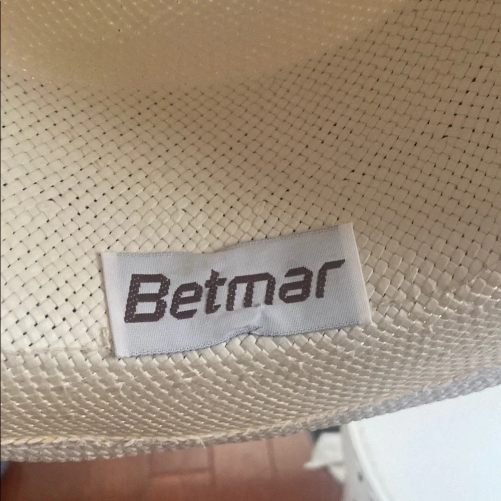 Betmar Black and White Wide-Brimmed Hat